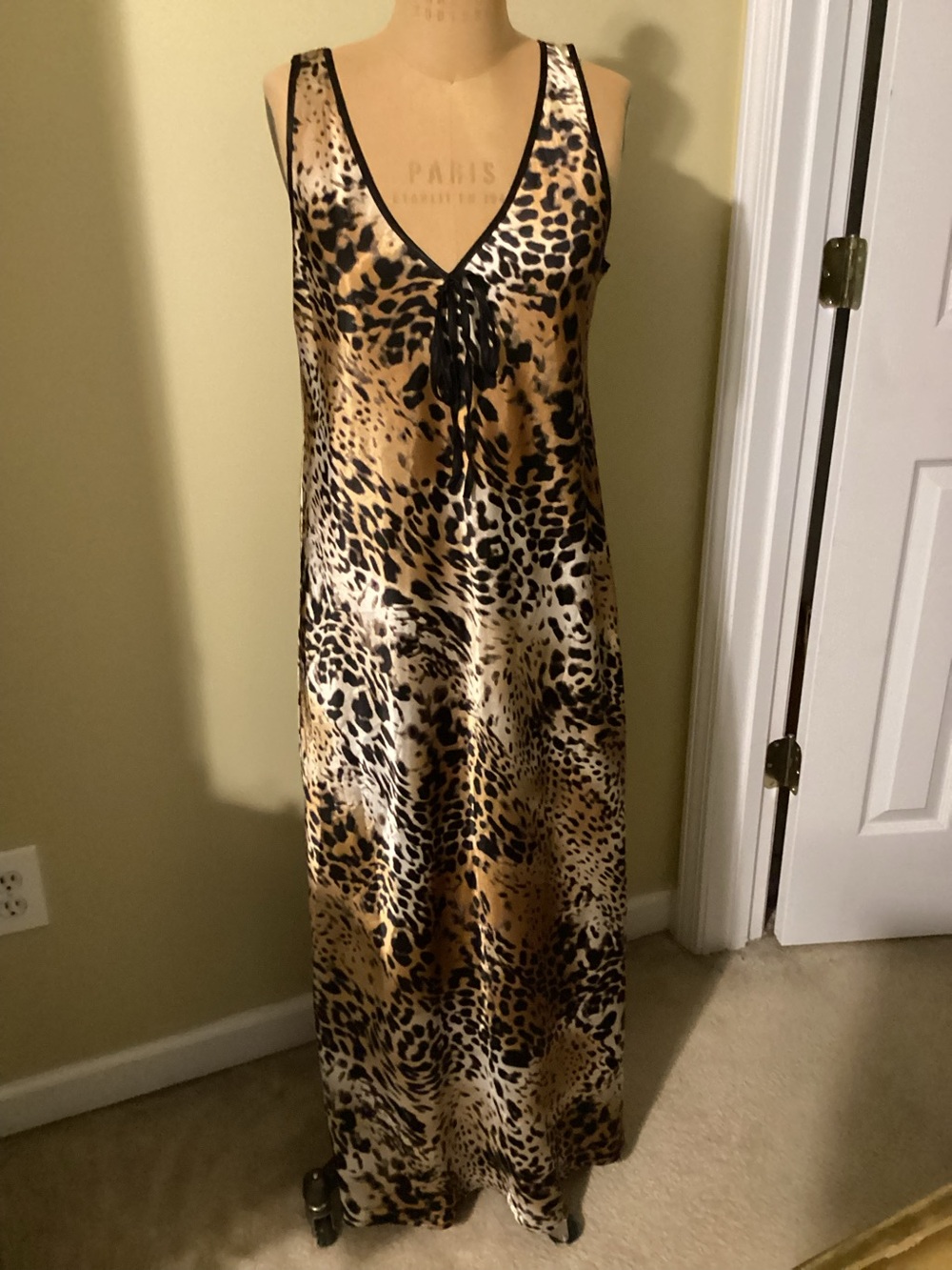 Vintage Diamond Tea leopard print night gown, M